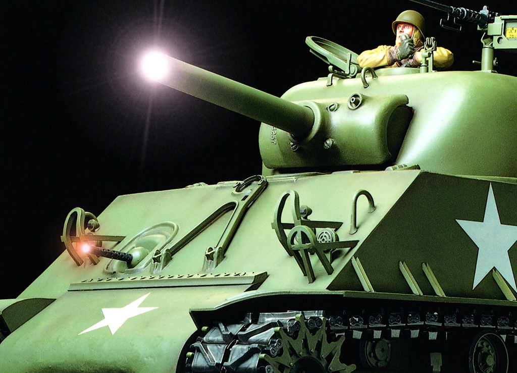 Tamiya : M4 Sherman 105mm Howitez • FULL-OPTION KIT