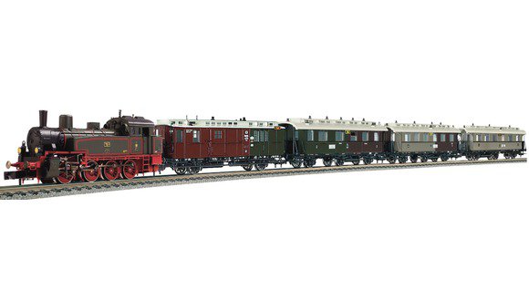 COFFRET LOCOMOTIVE VAPEUR T13 + 4 VOITURES