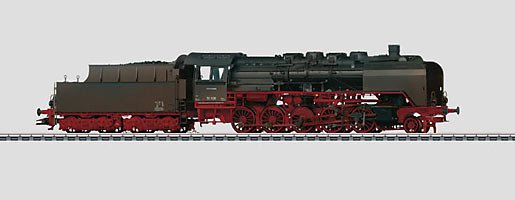 Locomotive vapeur br50 patinee