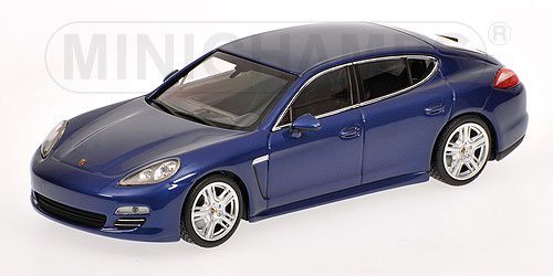 PORSCHE PANAMERA 4