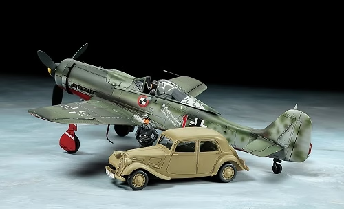 Tamiya : Focke-Wulf Fw190 D-9 JV44 & Citroen 11CV Staff Car Set