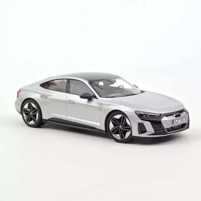 Norev : Audi RS e-tron GT │2021 Argent 1/18