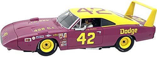 Carrera : DODGE CHARGER DAYTONA N°42