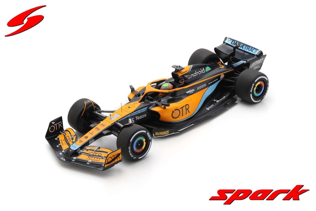 McLaren MCL36 No.3 McLaren F1 Team Australian GP 2022 Daniel Ricciardo et vitrine