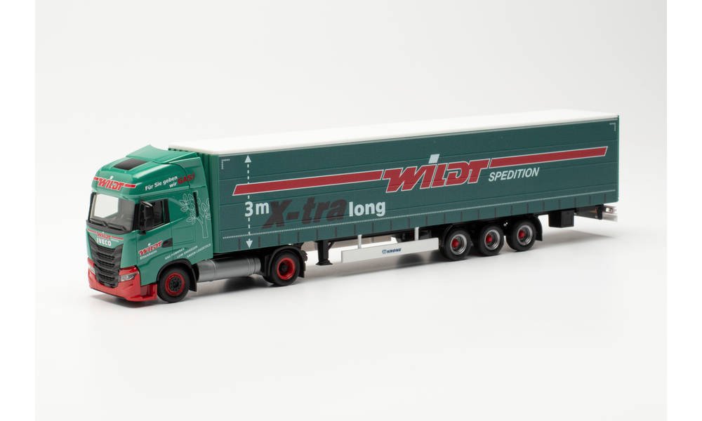 Iveco S-Way LNG Gardinenplanen-Sattelzug 15 m 