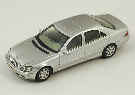 Spark : MERCEDES W220S KLASS