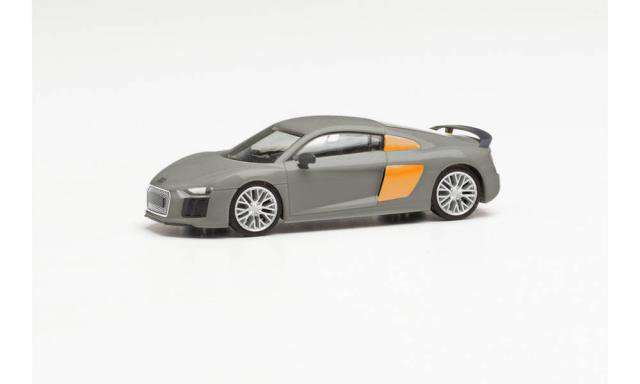 AUDI R8 V10 PLUS 