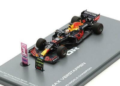 Spark Model : Redbull RB16B Honda ABU n° 33 DHABI GP 2021 WORLD CHAMPION EDITION WITH NO.1 BOARD AND PIT BOARD MAX VERSTAPPEN