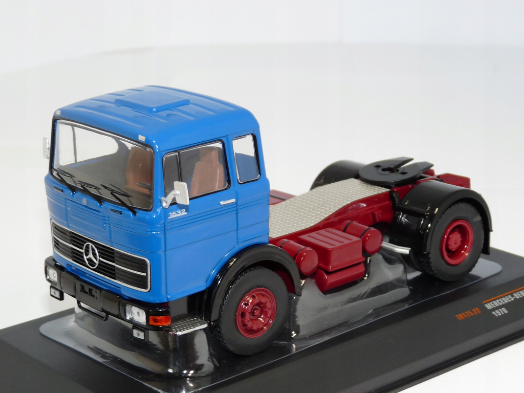 Ixomodels : Mercedes LPS 1632 1970 Bleu/Rouge