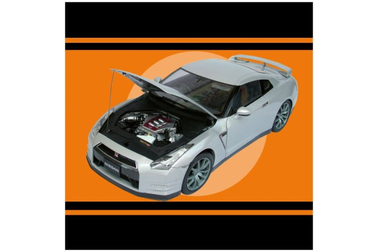 Ixomodels : Nissan Skyline GT-R 