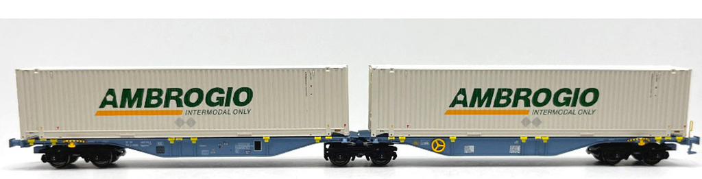 B-models : Wagon Sggmrss 90s containerwagon Ambrogio gris, I-AMBR
2 x conteneurs baché 45ft Ambrogio,