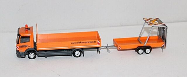 Herpa : Mercedes Benz Atego 13 platform lorry traffic safety trailer