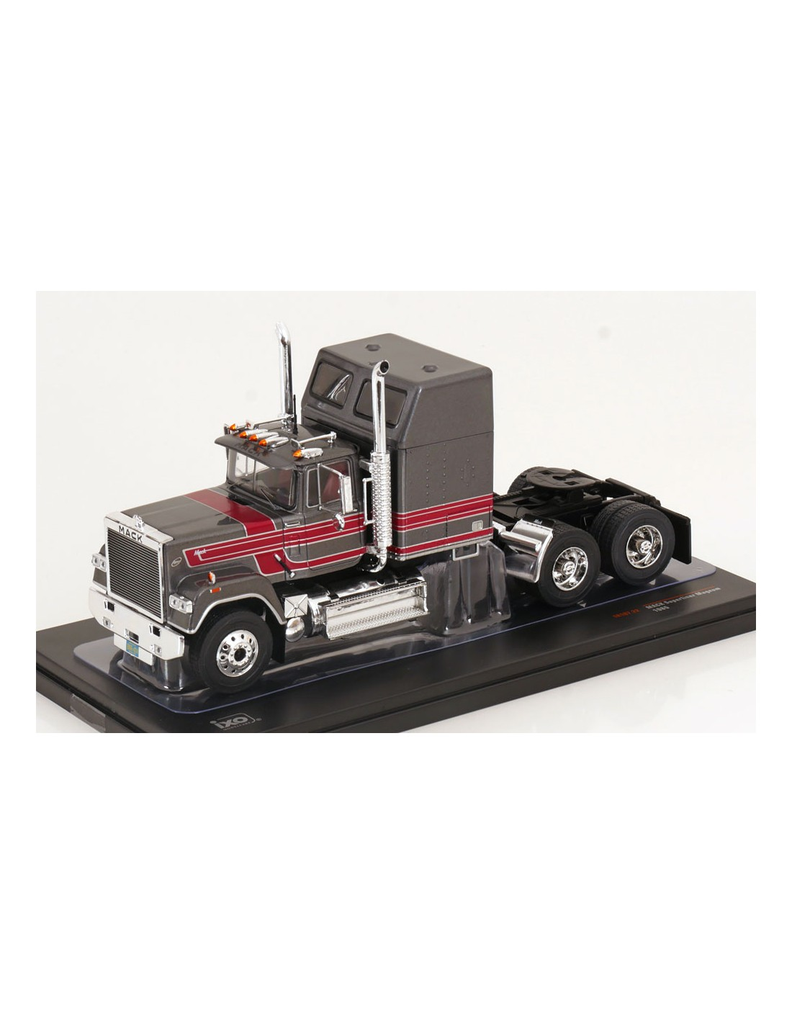 Ixo Models : Mack Superliner Magnum │ 1985 Gris 