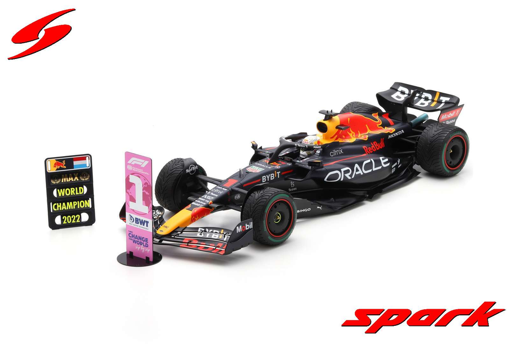 Spark : Oracle Red Bull Racing RB18 │ No.1 Oracle Red Bull Racing Winner Japanese GP 2022 2022 Formula One Drivers' Champion Max Verstappen (With No.1 and World Champion Board)