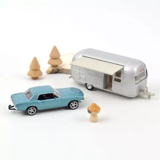 [NOR 270582] Norev : Ford Mustang │ 1968 Bleu métallisé et Caravane Airstream Jet-car 