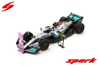 [spk s8556] Spark : Mercedes-Amg Petronas F1 W13 E Performance │ No.44 Mercedes-Amg Petronas F1 Team 2nd Brazilian GP 2022 Lewis Hamilton (with pit and number board)