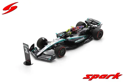 [SPK S9533] Spark : Mercedes-AMG PETRONAS Formula One Team │No.44 F1 W15 E Performance Winner British GP 2024 Lewis Hamilton (With British Flag)